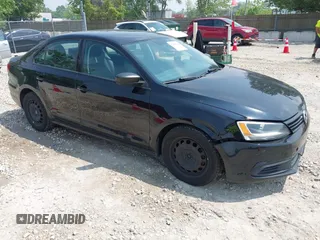 2011 Volkswagen Jetta SE с VIN 3VWDX7AJ6BM345771, выставлен на аукционе IAAI как лот 42449229 с пробегом 120 071 миль миль и . История ставок и продаж доступна на DreamBid. Изображение 1.