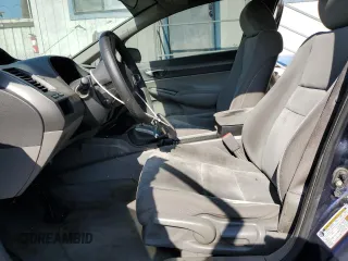 2009 Honda Civic LX z VIN 19XFA16579E010397, wystawiony jako Copart lot #60695885 z przebiegiem 262 130 mil mil oraz Czysty tytuł • Clean title. Historia ofert i sprzedaży dostępna na DreamBid. Obrazek 7.