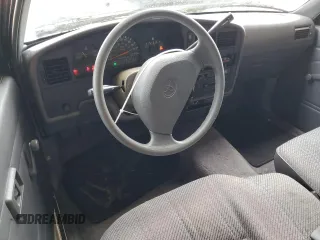 1994 Toyota Pickup z VIN JT4VN93D8R5042135, wystawiony jako Copart lot #45686625 z przebiegiem 139 784 mil mil oraz Szkoda całkowita • Salvage title. Historia ofert i sprzedaży dostępna na DreamBid. Obrazek 8.