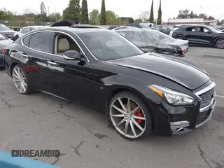2015 Infiniti Q70 z VIN JN1BY1AP6FM541660, wystawiony jako IAAI lot #41773550 z przebiegiem 99 506 mil mil oraz . Historia ofert i sprzedaży dostępna na DreamBid. Obrazek 1.