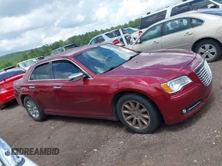 2014 Chrysler 300 C z VIN 2C3CCAEG3EH379888, wystawiony jako IAAI lot #42508878 z przebiegiem 256 320 mil mil oraz . Historia ofert i sprzedaży dostępna na DreamBid. Obrazek 12.