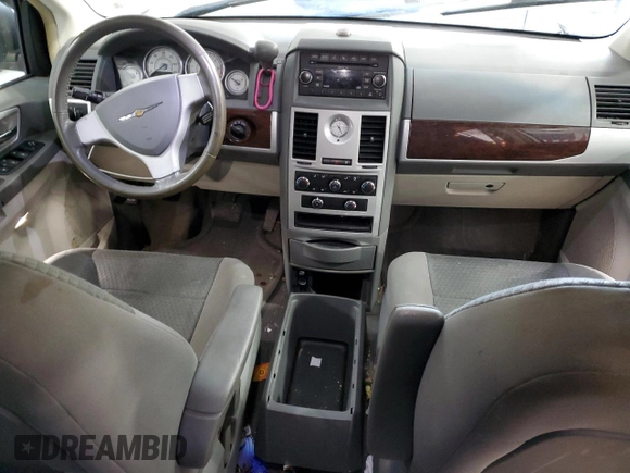 2010 Chrysler Town & Country Touring z VIN 2A4RR5D1XAR492731, wystawiony jako Copart lot #89331835 z przebiegiem 209 381 mil mil oraz Szkoda całkowita • Salvage title. Historia ofert i sprzedaży dostępna na DreamBid. Obrazek 8.
