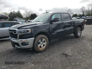 2025 Ram 1500 Big Horn z VIN 1C6RRFFG5SN518932, wystawiony jako Copart lot #51749955 z przebiegiem 2 807 mil mil oraz Szkoda całkowita • Salvage title. Historia ofert i sprzedaży dostępna na DreamBid. Obrazek 1.