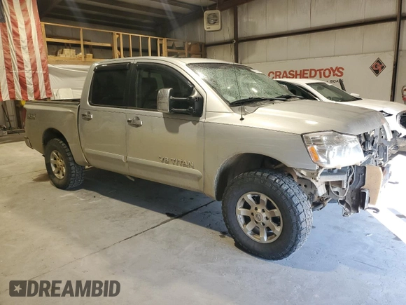 2007 Nissan Titan SE z VIN 1N6BA07B87N226908, wystawiony jako Copart lot #86951184 z przebiegiem 233 741 mil mil oraz Szkoda całkowita • Salvage title. Historia ofert i sprzedaży dostępna na DreamBid. Obrazek 4.
