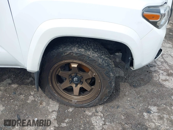 2018 Toyota Tacoma SR with VIN 3TMCZ5AN5JM125066, listed as a IAAI auction lot 41961168 with 88,497 mi miles. Bid and sale history available at carsss.com. Image 19.