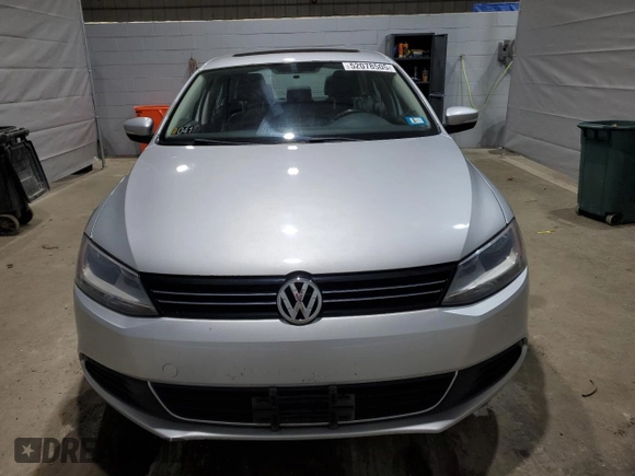2013 Volkswagen Jetta SE с VIN 3VWDX7AJ4DM359557, выставлен на аукционе Copart как лот 52078505 с пробегом 146 339 миль миль и Списание • Salvage title. История ставок и продаж доступна на DreamBid. Изображение 5.