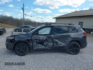2018 Jeep Cherokee Latitude with VIN 1C4PJMCX1JD593518, listed as a IAAI auction lot 41623764 with 109,976 mi miles and . Bid and sale history available at DreamBid. Image 14.