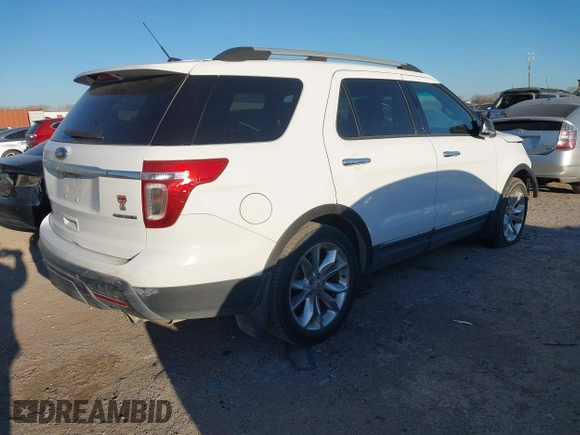 2015 Ford Explorer XLT with VIN 1FM5K7D89FGB18410, listed as a IAAI auction lot 41840998 with 132,968 mi miles and . Bid and sale history available at carsss.com. Image 4.