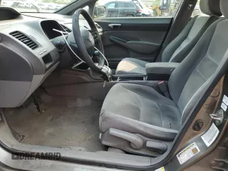 2006 Honda Civic LX z VIN 2HGFA165X6H518462, wystawiony jako Copart lot #59694195 z przebiegiem 101 556 mil mil oraz Czysty tytuł • Clean title. Historia ofert i sprzedaży dostępna na DreamBid. Obrazek 7.