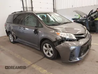 2018 Toyota Sienna LE Auto Access Seat with VIN 5TDKZ3DC4JS903738, listed as a IAAI auction lot 41688581 with 42,511 mi miles. Bid and sale history available at carsss.com. Image 1.