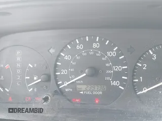2000 Toyota Camry LE z VIN 4T1BF22K5YU938013, wystawiony jako IAAI lot #42477316 z przebiegiem 239 736 mil mil oraz . Historia ofert i sprzedaży dostępna na DreamBid. Obrazek 7.