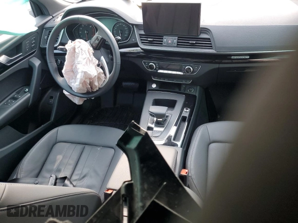 2024 Audi Q5 Komfort with VIN WA1AAAFY1R2073636, listed as a Copart auction lot 62625984 with 0 mi miles and Salvage Title. Bid and sale history available at carsss.com. Image 8.