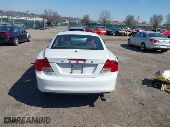 2013 Volvo C70 T5 с VIN YV1672MC2DJ137263, выставлен на аукционе IAAI как лот 41834316 с пробегом 26 337 миль миль и . История ставок и продаж доступна на DreamBid. Изображение 17.