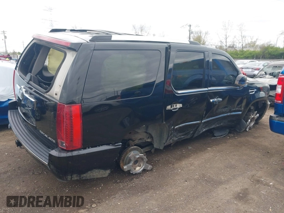 2007 Cadillac Escalade with VIN 1GYFK63867R414621, listed as a IAAI auction lot 42038734 with 1 mi miles. Bid and sale history available at carsss.com. Image 4.
