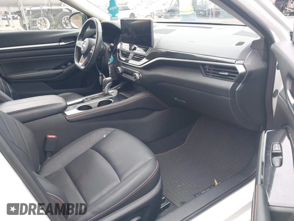2023 Nissan Altima SR z VIN 1N4BL4CV2PN357441, wystawiony jako IAAI lot #41411612 z przebiegiem 47 507 mil mil oraz . Historia ofert i sprzedaży dostępna na DreamBid. Obrazek 5.