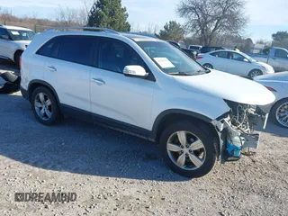 2013 Kia Sorento EX with VIN 5XYKU4A24DG395420, listed as a IAAI auction lot 41424732 with 154,661 mi miles and . Bid and sale history available at carsss.com. Image 1.