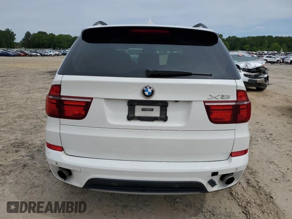 2013 BMW X5 xDrive35i z VIN 5UXZV4C59D0B21124, wystawiony jako Copart lot #57881665 z przebiegiem 41 277 mil mil oraz Tytuł czysty. Historia ofert i sprzedaży dostępna na DreamBid. Obrazek 6.