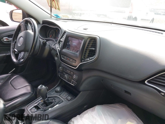 2021 Jeep Cherokee Latitude Plus with VIN 1C4PJMLBXMD185415, listed as a IAAI auction lot 41773843 with 62,770 mi miles and . Bid and sale history available at DreamBid. Image 5.