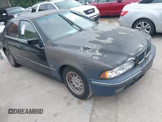 1997 BMW 5 Series 528i z VIN WBADD6321VBW05322, wystawiony jako IAAI lot #42284323 z przebiegiem 200 441 mil mil oraz . Historia ofert i sprzedaży dostępna na DreamBid. Obrazek 1.