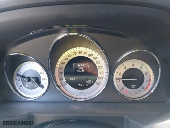 2015 Mercedes-Benz GLK-Class GLK 350 with VIN WDCGG8JB2FG438005, listed as a IAAI auction lot 41632090 with 60,389 mi miles. Bid and sale history available at carsss.com. Image 7.