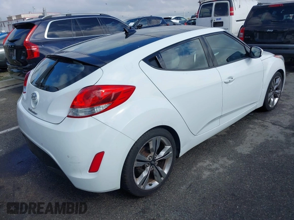 2012 Hyundai Veloster w/Gray Int с VIN KMHTC6ADXCU027658, выставлен на аукционе IAAI как лот 41517929 с пробегом 142 884 миль миль и . История ставок и продаж доступна на DreamBid. Изображение 4.