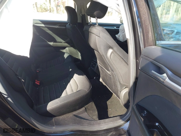 2015 Ford Fusion SE with VIN 3FA6P0H72FR299870, listed as a IAAI auction lot 41835666 with 84,450 mi miles. Bid and sale history available at carsss.com. Image 8.