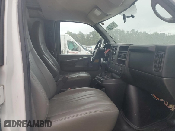 2014 Chevrolet Express Cargo Van with VIN 1GCWGFBA3E1207093, listed as a Copart auction lot 50932455 with 190,185 mi miles and Clean Title. Bid and sale history available at carsss.com. Image 11.