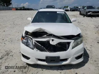2010 Toyota Camry z VIN 4T1BF3EK1AU516554, wystawiony jako Copart lot #57699885 z przebiegiem 170 135 mil mil oraz Szkoda całkowita • Salvage title. Historia ofert i sprzedaży dostępna na DreamBid. Obrazek 5.