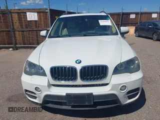 2011 BMW X5 35i z VIN 5UXZV4C57BL412326, wystawiony jako IAAI lot #42169632 z przebiegiem 93 153 mil mil oraz . Historia ofert i sprzedaży dostępna na DreamBid. Obrazek 12.