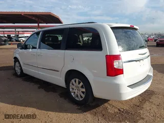 2013 Chrysler Town & Country Touring with VIN 2C4RC1BG2DR620651, listed as a IAAI auction lot 41895163 with 183,385 mi miles. Bid and sale history available at carsss.com. Image 3.