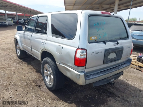 2001 Toyota 4Runner SR5 with VIN JT3GN86R110206776, listed as a IAAI auction lot 41886134 with 381,785 mi miles. Bid and sale history available at carsss.com. Image 3.