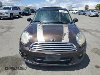2011 MINI Clubman with VIN WMWZF3C55BTY00516, listed as a Copart auction lot 56786525 with 138,192 mi miles and Clean Title. Bid and sale history available at DreamBid. Image 5.
