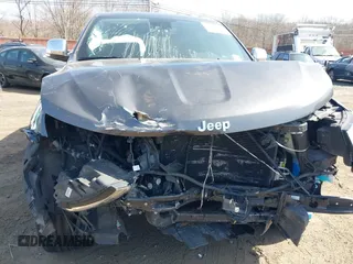 2019 Jeep Grand Cherokee Summit with VIN 1C4RJFJG1KC637757, listed as a IAAI auction lot 41803356 with 95,231 mi miles. Bid and sale history available at carsss.com. Image 17.
