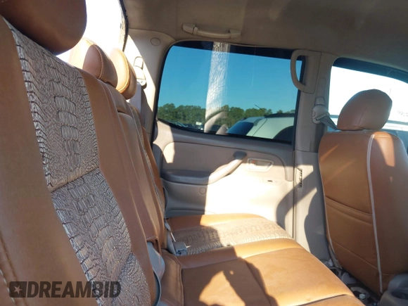 2006 Toyota Tundra SR5 with VIN 5TBET34196S519709, listed as a IAAI auction lot 41880138 with 325,523 mi miles. Bid and sale history available at carsss.com. Image 8.