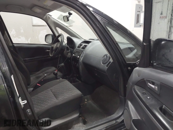 2009 Suzuki SX4 Man AWD with VIN JS2YB413596200885, listed as a IAAI auction lot 41189776 with 111,891 mi miles. Bid and sale history available at carsss.com. Image 5.