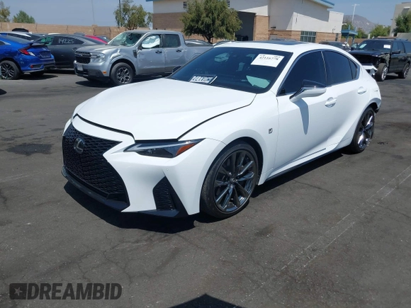 2024 Lexus IS 350 F Sport z VIN JTHGZ1B28R5076461, wystawiony jako IAAI lot #42116778 z przebiegiem 14 090 mil mil oraz . Historia ofert i sprzedaży dostępna na DreamBid. Obrazek 2.