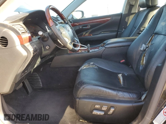 2007 Lexus LS 460 L z VIN JTHGL46FX75010314, wystawiony jako Copart lot #49655405 z przebiegiem 153 473 mil mil oraz Szkoda całkowita • Salvage title. Historia ofert i sprzedaży dostępna na DreamBid. Obrazek 7.