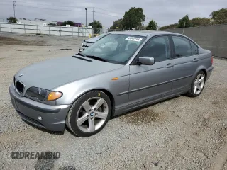 2004 BMW 3 Series 325i with VIN WBAAZ33414KP89681, listed as a Copart auction lot 43840195 with 200,212 mi miles and Salvage Title. Bid and sale history available at carsss.com. Image 1.