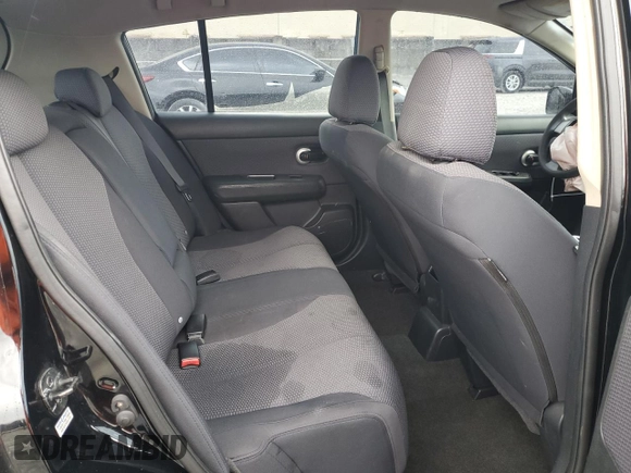 2008 Nissan Versa S z VIN 3N1BC13E58L447065, wystawiony jako Copart lot #52380355 z przebiegiem 151 681 mil mil oraz Szkoda całkowita • Salvage title. Historia ofert i sprzedaży dostępna na DreamBid. Obrazek 10.