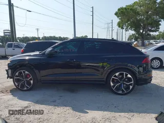 2024 Audi RS Q8 z VIN WU1ARBF15RD005841, wystawiony jako IAAI lot #42187837 z przebiegiem 8 379 mil mil oraz . Historia ofert i sprzedaży dostępna na DreamBid. Obrazek 15.