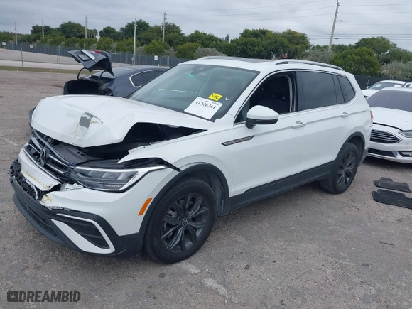 2022 Volkswagen Tiguan SE with VIN 3VV3B7AXXNM175325, listed as a IAAI auction lot 41326261 with 22,361 mi miles. Bid and sale history available at carsss.com. Image 2.