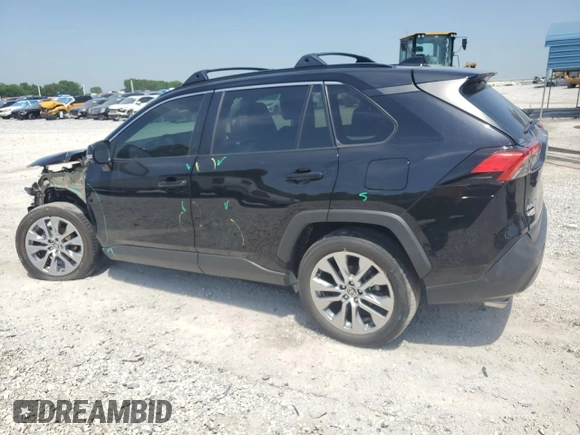 2022 Toyota RAV4 XLE Premium z VIN 2T3A1RFV7NW296422, wystawiony jako Copart lot #56755025 z przebiegiem 44 934 mil mil oraz Szkoda całkowita • Salvage title. Historia ofert i sprzedaży dostępna na DreamBid. Obrazek 2.