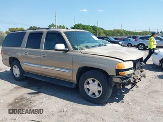2005 GMC Yukon XL SLT with VIN 1GKEC16Z25J229939, listed as a IAAI auction lot 42064340 with 211,964 mi miles. Bid and sale history available at carsss.com. Image 1.