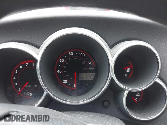 2006 Toyota Matrix STD with VIN 2T1KR32E56C562970, listed as a IAAI auction lot 42055145 with 191,458 mi miles. Bid and sale history available at carsss.com. Image 7.