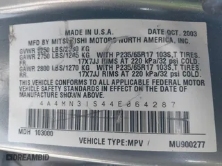 2004 Mitsubishi Endeavor XLS with VIN 4A4MN31S44E064287, listed as a IAAI auction lot 41315892 with 226,820 mi miles. Bid and sale history available at carsss.com. Image 9.