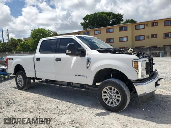 2019 Ford F-250 XL with VIN 1FT7W2BT6KED74084, listed as a Copart auction lot 62181815 with 113,591 mi miles and Non repairable. Bid and sale history available at DreamBid. Image 4.