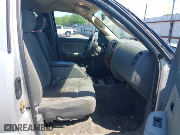 2005 Dodge Dakota SLT with VIN 1D7HE42K95S337682, listed as a IAAI auction lot 41905755 with 145,095 mi miles and . Bid and sale history available at carsss.com. Image 5.