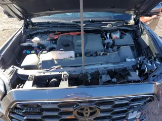 2024 Toyota Sequoia SR5 with VIN 7SVAAABA7RX028059, listed as a Copart auction lot 44797595 with 0 mi miles and Salvage Title. Bid and sale history available at carsss.com. Image 12.