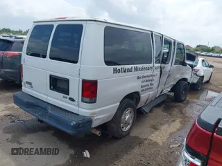 2010 Ford Econoline Passenger XL z VIN 1FMNE1BW5ADA93070, wystawiony jako IAAI lot #42148287 z przebiegiem 117 112 mil mil oraz . Historia ofert i sprzedaży dostępna na DreamBid. Obrazek 4.