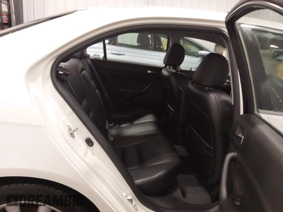 2008 Acura TSX Nav with VIN JH4CL96948C019044, listed as a IAAI auction lot 42407717 with 78,815 mi miles and . Bid and sale history available at DreamBid. Image 8.